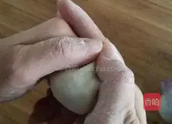 Illustration of how to make beef and carrot dumplings 13