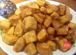 Illustration of how to make fried diced steamed buns 2