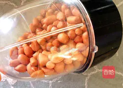 Illustration of how to make glutinous rice flavored sausage and bean dregs steamed bun rolls 2