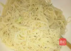 Illustration of how to make egg and dragon beard cake 2