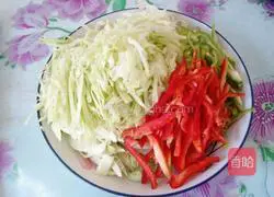 Illustration of how to make cabbage braised pancakes 1