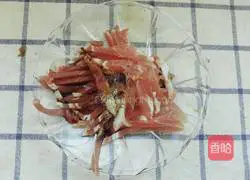 How to make green pepper and shredded pork fried rice Illustration 3