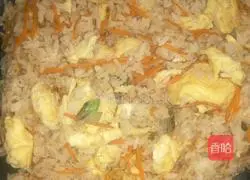 Illustration of how to make carrot and egg fried rice 6