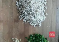 Pork Illustration of how to make mushroom wontons 1