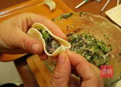 Illustration of how to wrap Liuye dumplings 5
