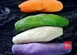 Illustration of how to make mixed vegetable dumplings 5