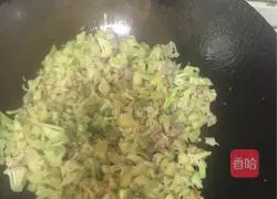 Illustration of how to make stuffed buns with potatoes, cabbage, minced meat, mushrooms and cauliflower 6