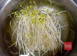 How to make soybean sprouts and cucumber fried rice Illustration 1