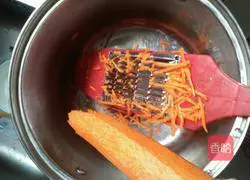 Illustration of how to make red fried rice 2