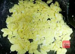 Illustration of how to make wonton stuffing with vegetables and fresh meat 6