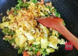 Celery, Shrimp and Egg Fried Rice Recipe Illustration 6