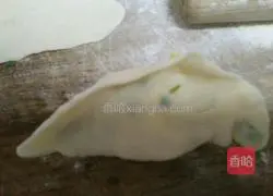 Illustration of how to make leek and egg dumplings 11