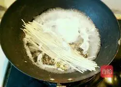 Illustration of how to make poached egg noodles 5