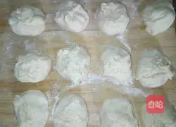 Illustration of how to make egg and fennel buns 12