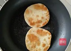 Illustration of how to make hot noodle cake 7