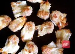 Illustration of how to make cumin-fried wontons 4