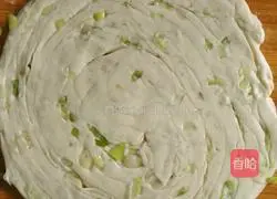 Hand-shred scallion pancake Practice illustration 9