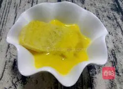 Illustration of how to make fried steamed bun slices 5