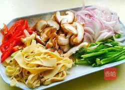 Cumin fried noodles recipe 1