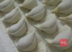 Illustration of how to make dumplings in my hometown 4