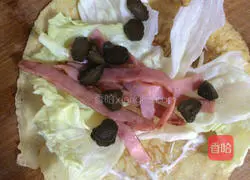 Illustration of how to make breakfast burritos 7