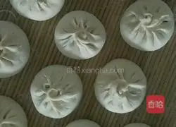 Illustration of how to make celery buns 9