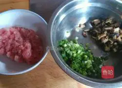 Illustration of how to make purple sweet potato and mushroom meat buns 6