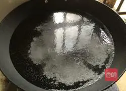 Illustration of how to make minced pork noodles 1