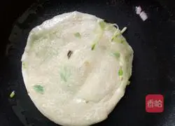 Illustration of how to make garlic sauce egg pancakes 7