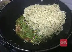 Henan home-cooked steamed noodles illustration 5