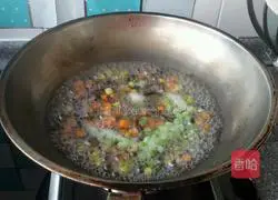 Illustration of how to make sunflower egg fried rice 2