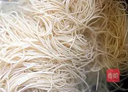 How to make hot minced pork noodles Illustration 3