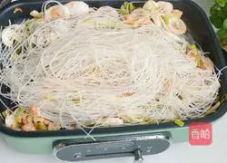 Illustration of how to make fried rice noodles 6