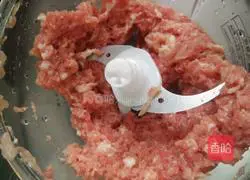 Illustration of how to make cabbage and shrimp dumplings 1