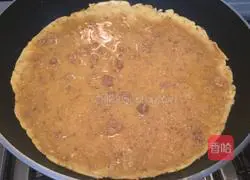 Illustration of how to make egg pancakes with shredded ginger and minced meat 6