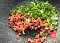 Illustration of how to make egg fried rice 5