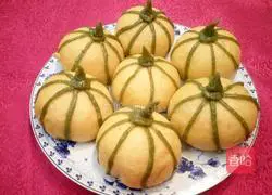 Illustration of how to make pumpkin steamed buns 14