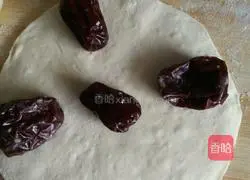 Illustration of how to make jujube steamed buns 3