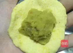 Illustration of how to make golden cake 5