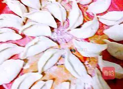 Illustration of how to make leek and egg dumplings 3