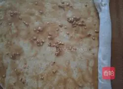 Illustration of how to make peach kernel flour oatmeal dough cake 3