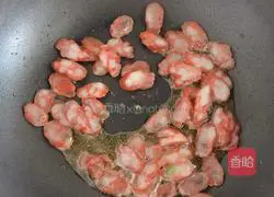 Illustration of how to make sausage and vegetable fried rice 3