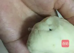 Illustration of how to make little mouse sweet steamed buns 16