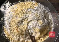 Illustration of how to make mung bean cake golden cake 3
