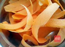 Illustration of how to make chicken and coriander dumplings 3