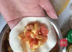 Illustration of how to make tomato and egg dumplings 8