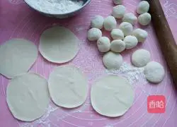 Illustration of how to make tofu stuffed dumplings 9
