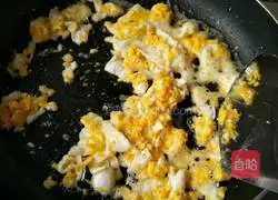 Illustration of how to make pickled cabbage and egg fried rice 5