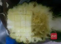 Pineapple Illustration of how to make fried rice 2