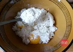 Illustration of how to make egg cake rice 3